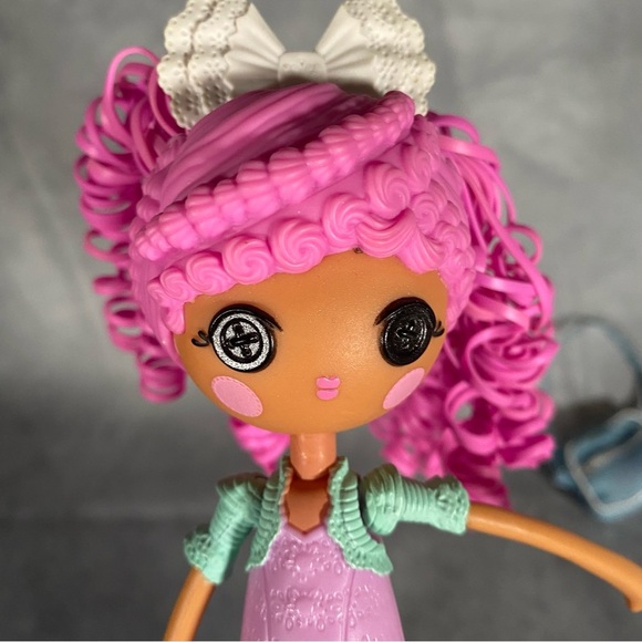 Lalaloopsy Girls Cake Fancy Frost 'N Glaze Fashion 9” Doll - Picture 5 of 11